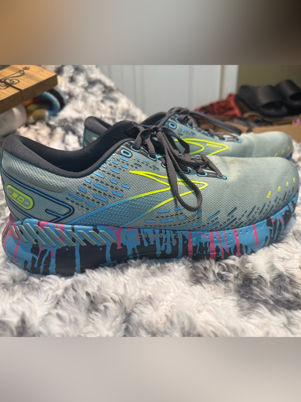 Men’s Brooks Neon Accent Blue Athletic Running Shoes